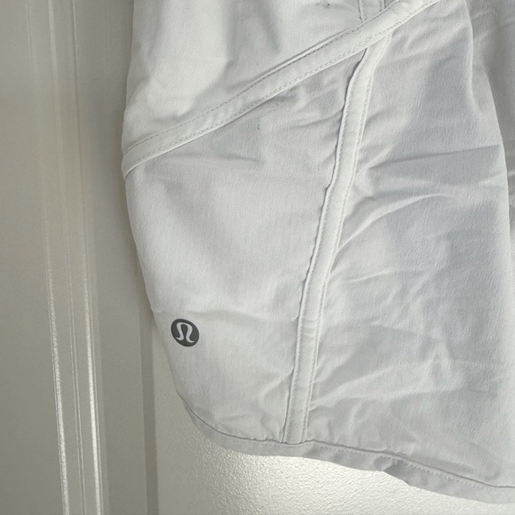 Lululemon TRACKER SHORT V *4" - Picture 5 of 6
